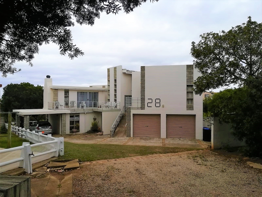 3 Bedroom Property for Sale in Wavecrest Eastern Cape